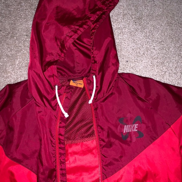 NIKE track and field jacket/windbreaker - Picture 2 of 3